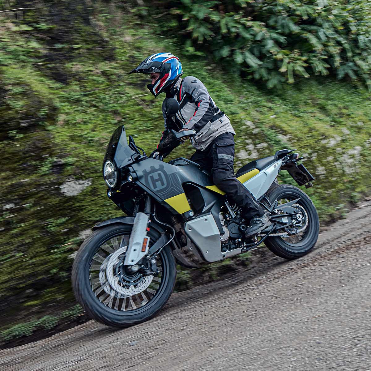 Husqvarna Norden901 ADVMotoReview