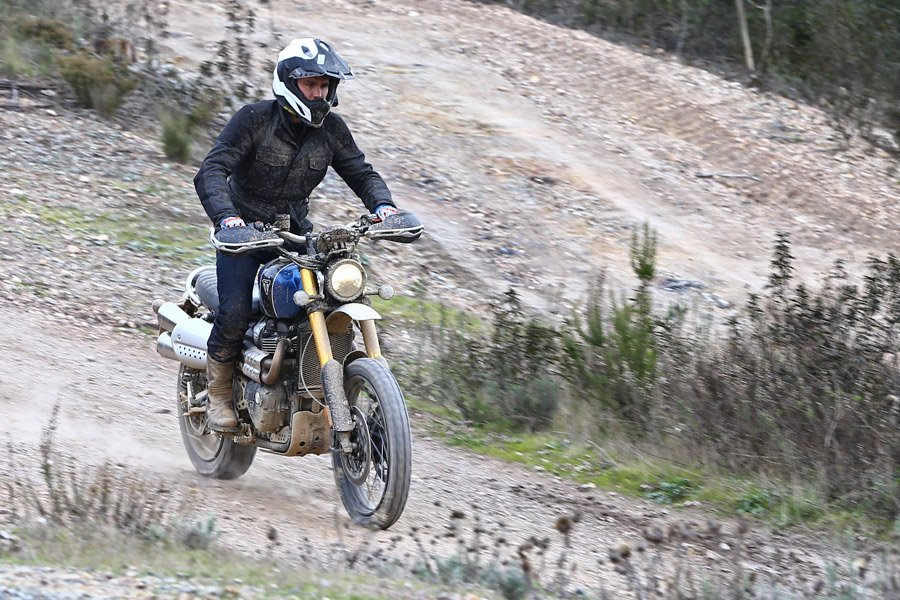 triumph scrambler 1200 review 04