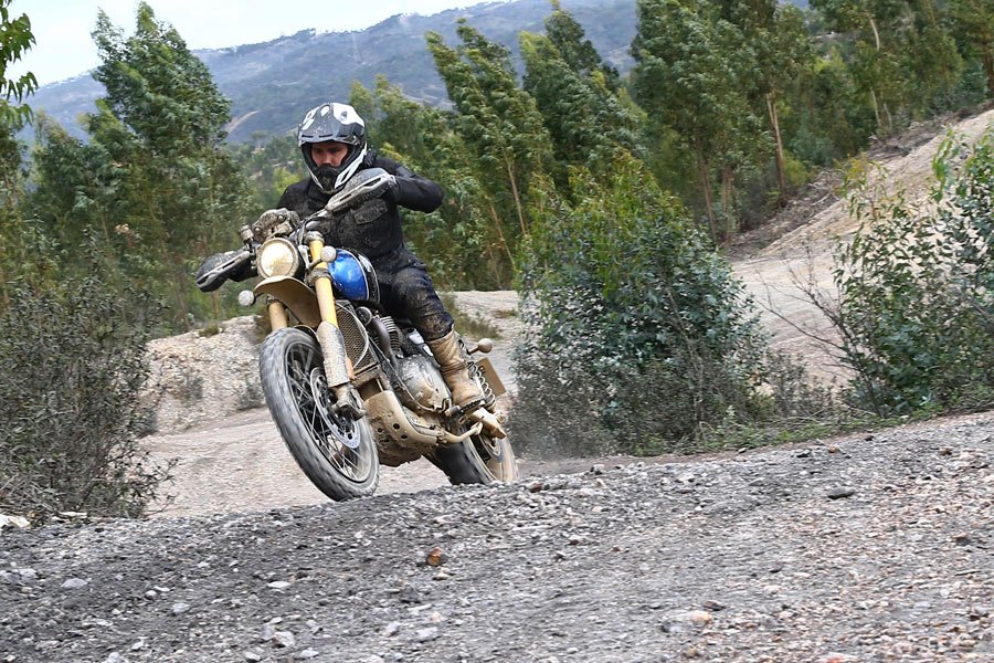 triumph scrambler 1200 review 05