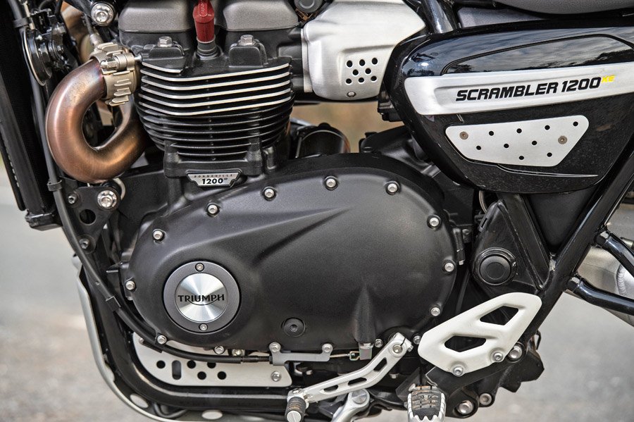 triumph scrambler 1200 review 16