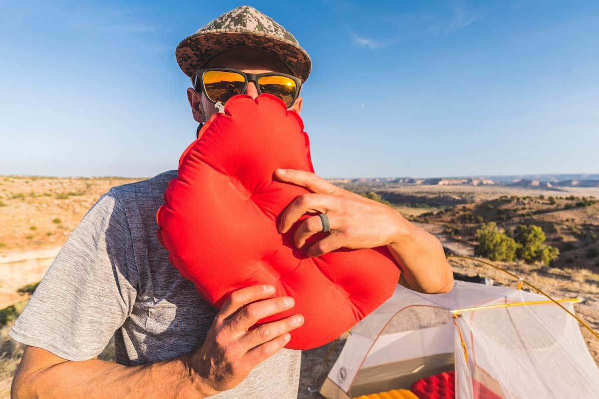 ADVMoto Gift Guide 2022 AXL air pillow