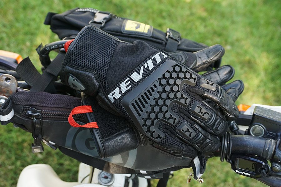 Revit sand3 gloves 3