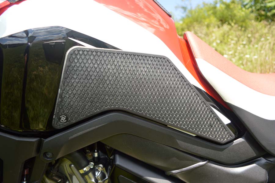 TechSpec SnakeSkin Tank Grips for AT