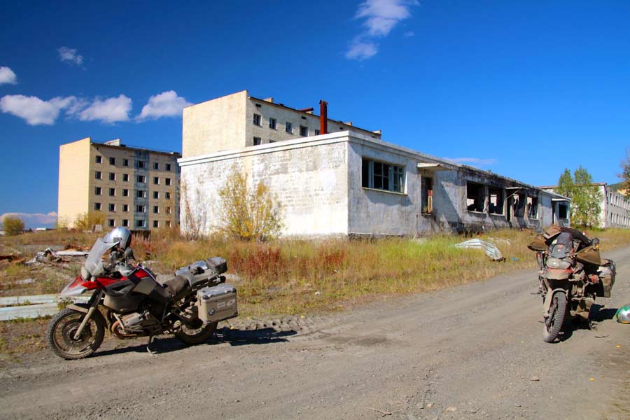 Another-abandoned-city-