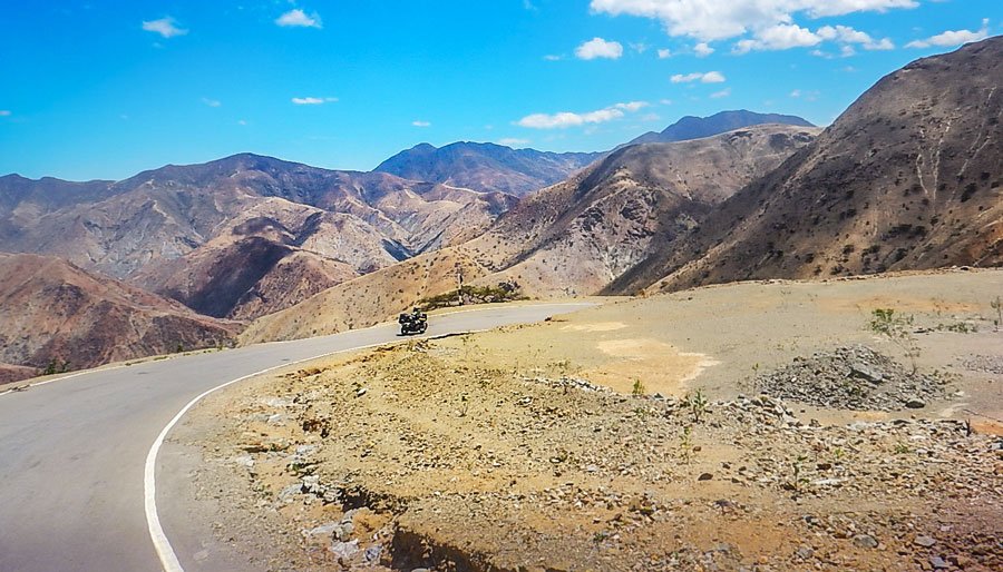 Freedom bike rental Peru tour landscape