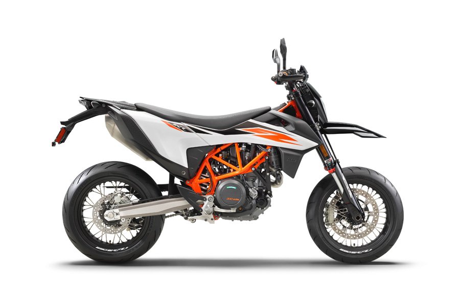 19 KTM 690 SMC R Studio 1
