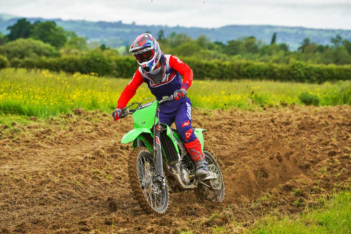 Leatt 2022 Moto 55 Action