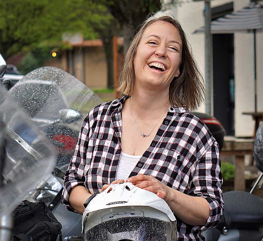 REVIT Womens Team Kris Fant900BODY