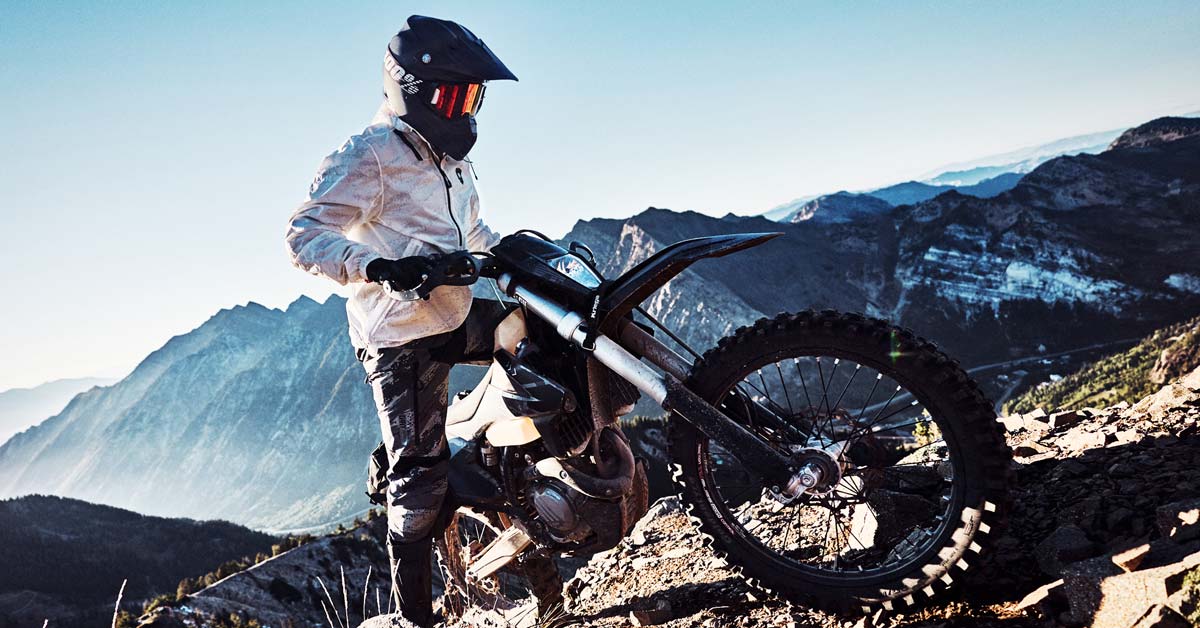 REVIT SS21 Adv Dirt Sand 4 Barrier Rain Jacket 1