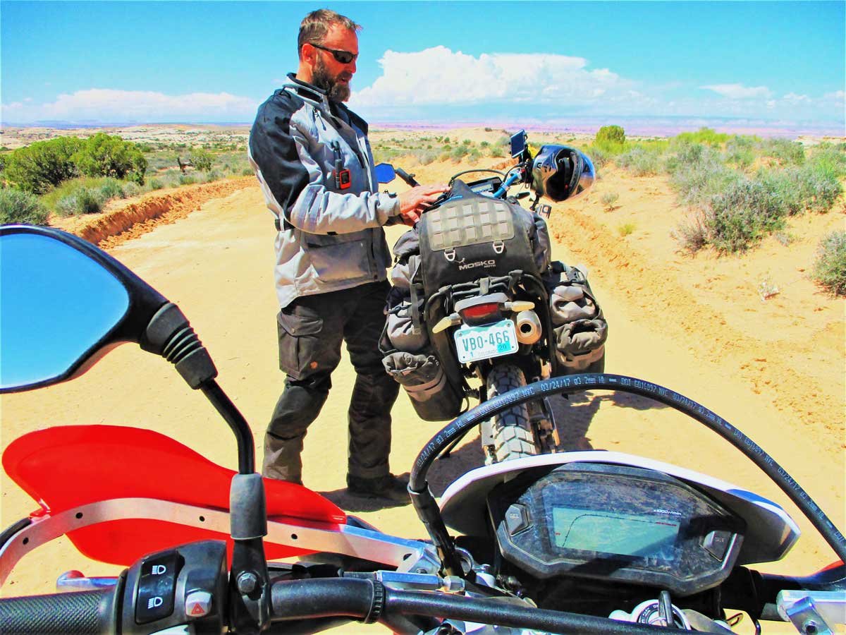 father daughter ride 5 Checking the map to avoid zombies