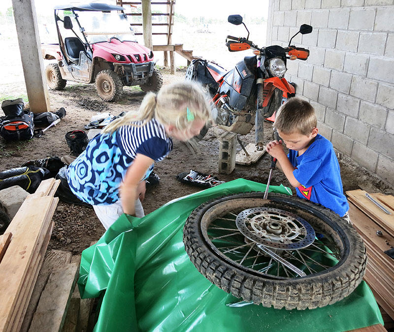 Mishap on the Mosquito Coast body image 2