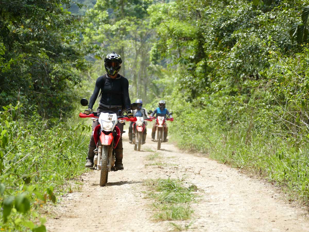 Moto Adventure in Belize cruising