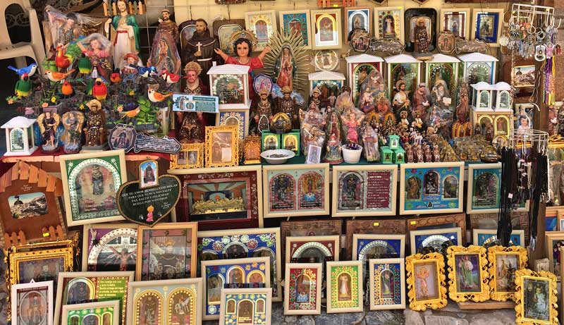 Road to Real de Catorce market