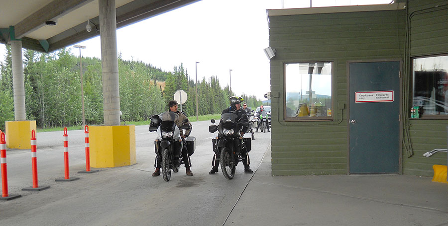 FirstbordercrossingintoCanada900BODY