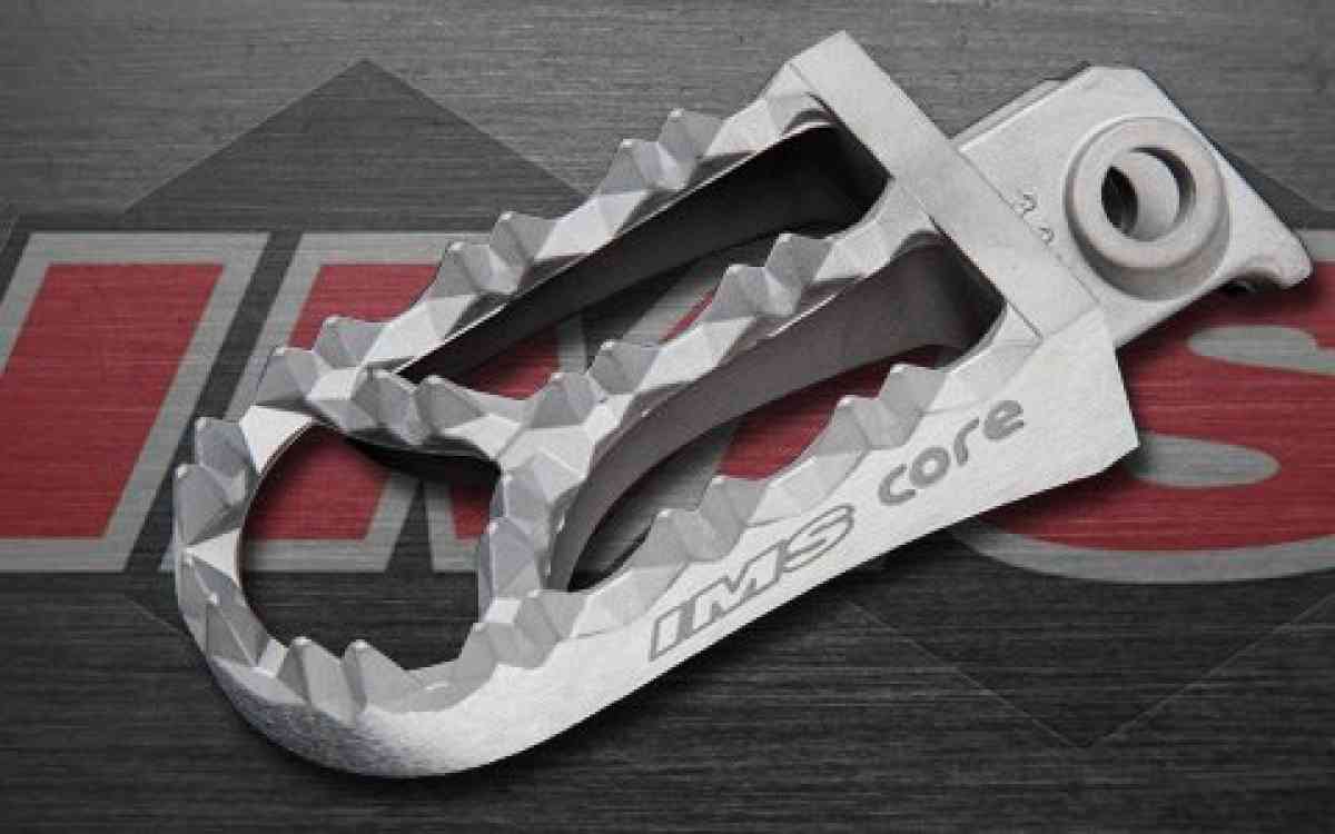 ims-enduro-core-footpegs