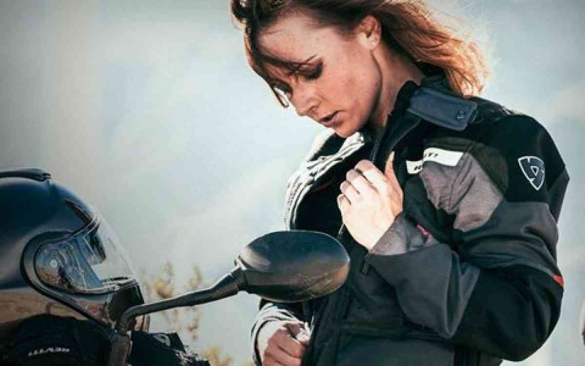 revit-womens-adv-team